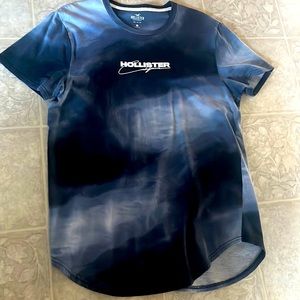 Brand Hollister - size medium - color blue